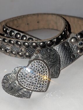 Vintage Leatherock Silver Rhinestone Heart Buckle Women’s Belt